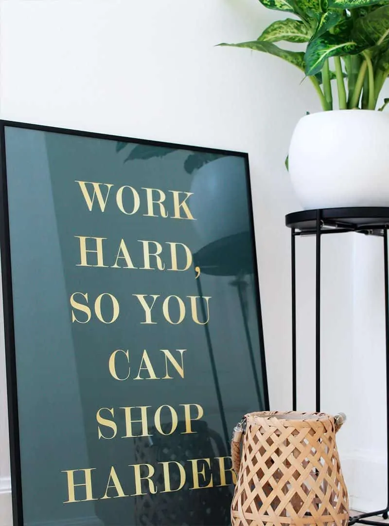 Shopping plakat med guld tekst - Shop Harder plakat