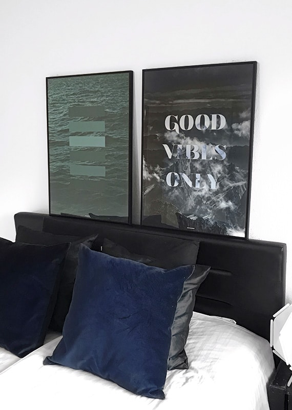 Green Shades og Good Vibes Only plakat i soveværeslet